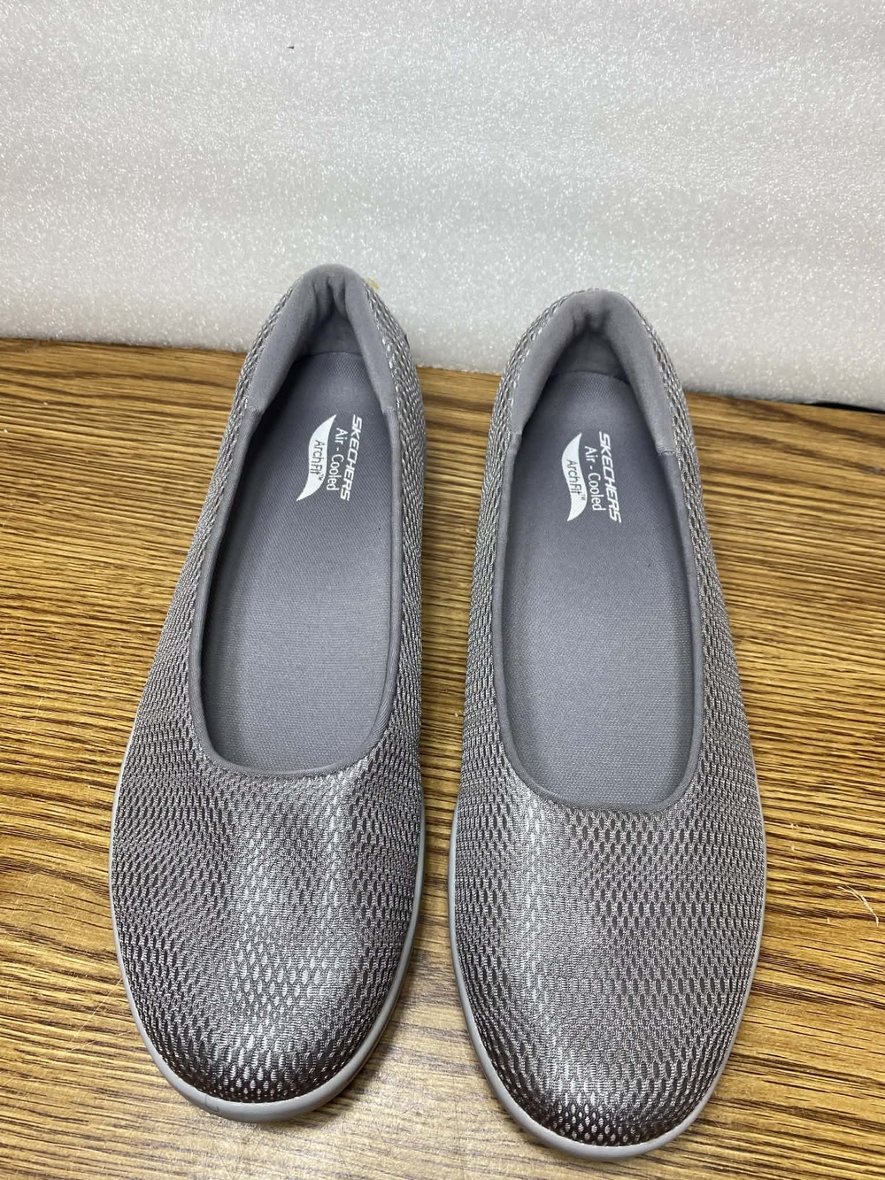 Skechers Womens Air Cooled Arch Fit On The Go Flats Slip On Shoes Size 9.5M Gray